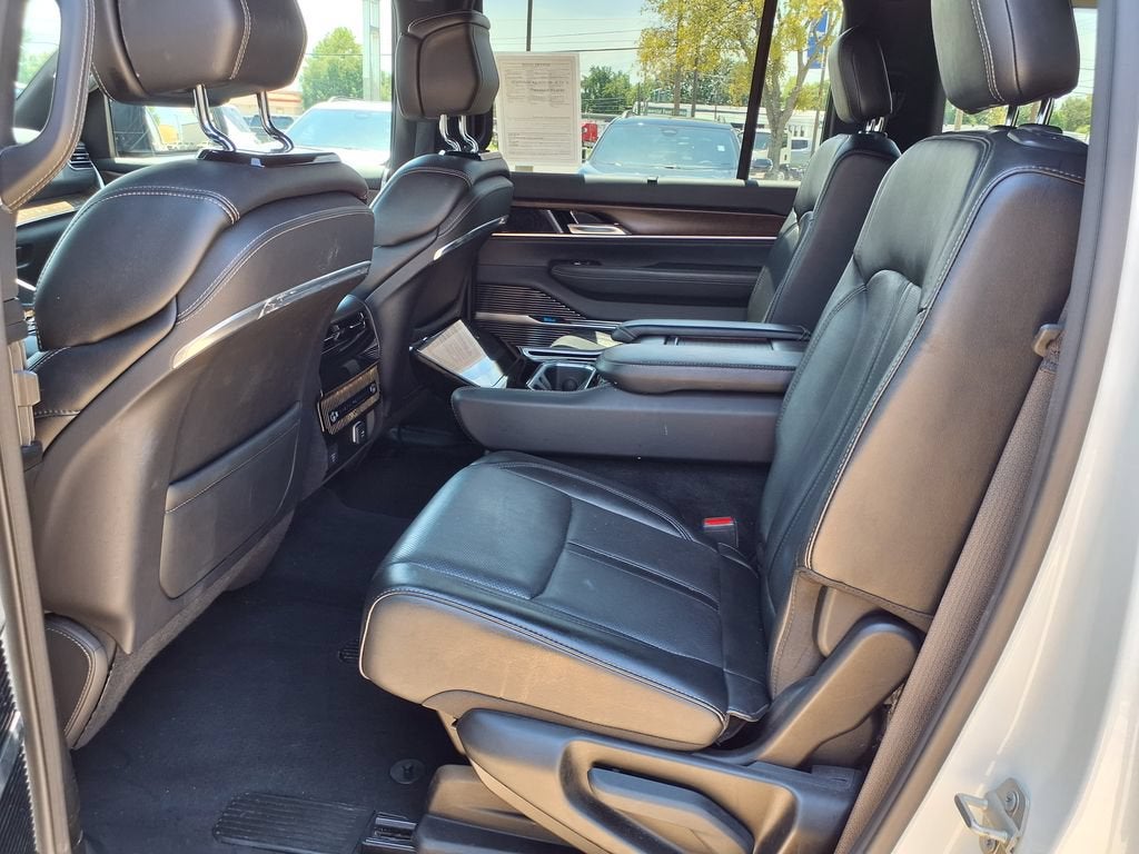 2023 Jeep Grand Wagoneer BASE