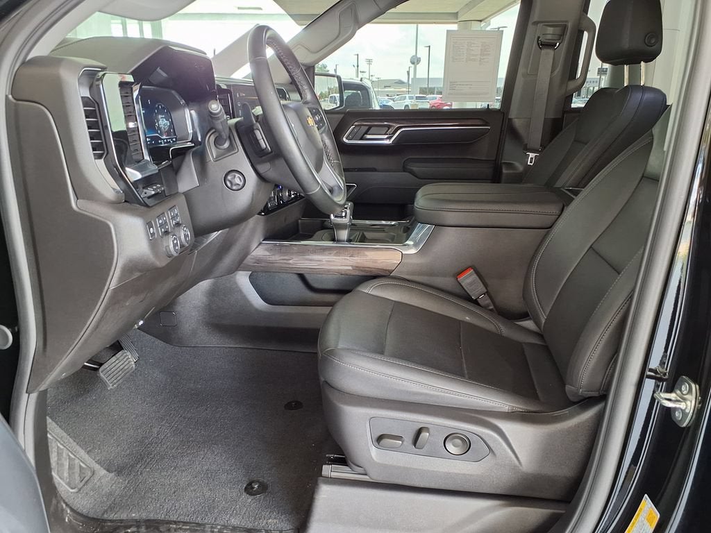 2025 Chevrolet Silverado 1500 LTZ