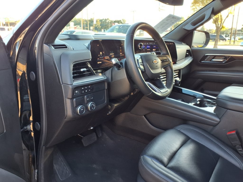 2025 Chevrolet Suburban LT