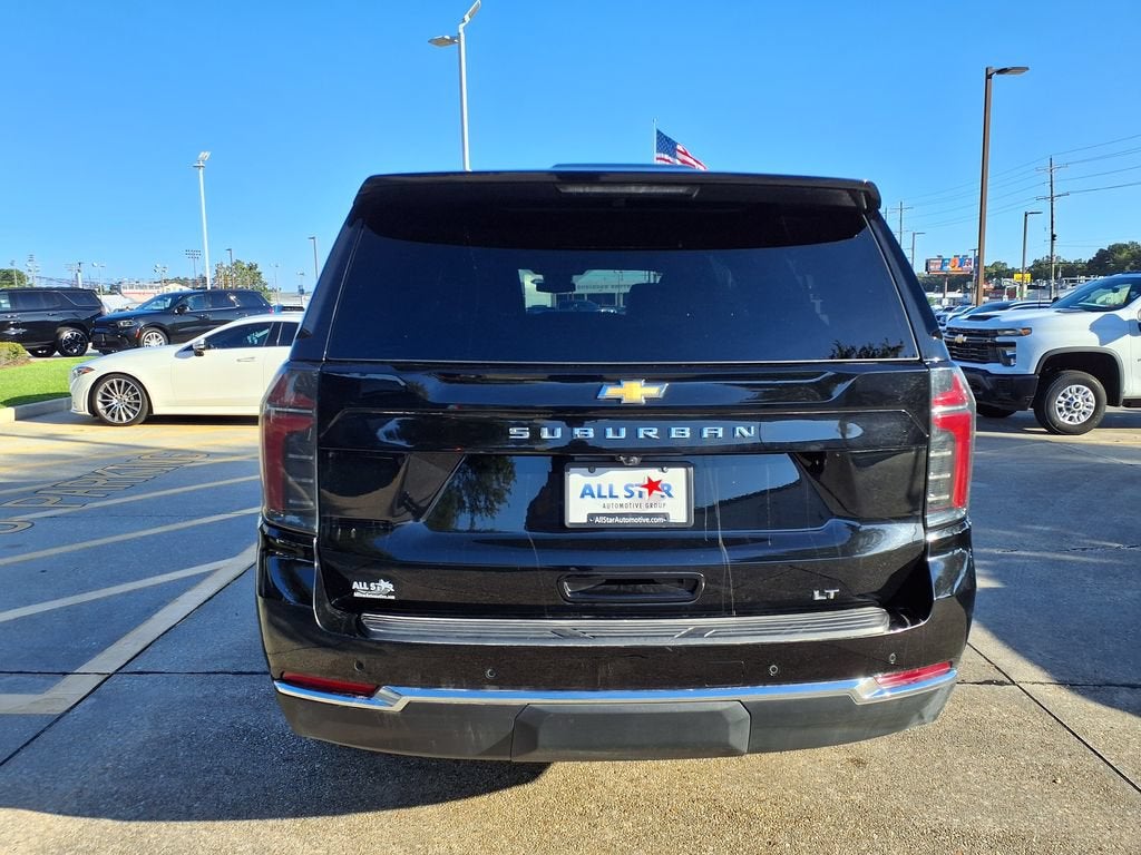 2025 Chevrolet Suburban LT