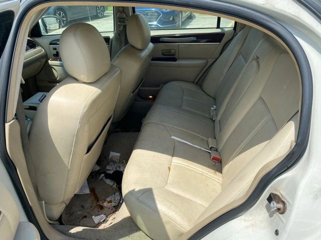 2006 Lincoln Town Car Signature Limited