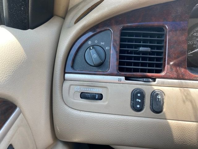 2006 Lincoln Town Car Signature Limited