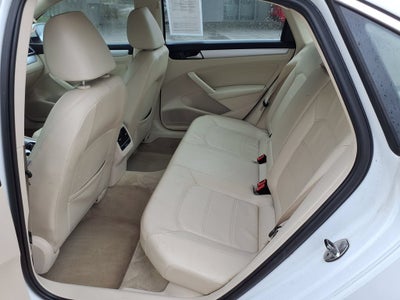 2013 Volkswagen Passat SE