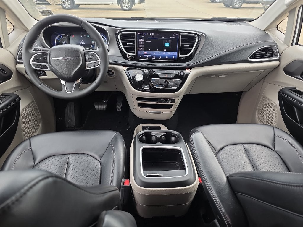 2023 Chrysler Pacifica Hybrid Touring L