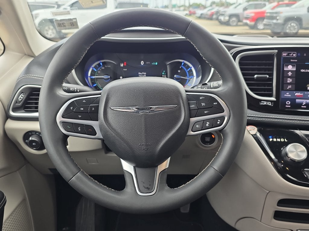 2023 Chrysler Pacifica Hybrid Touring L