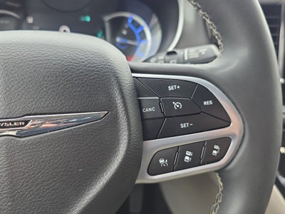 2023 Chrysler Pacifica Hybrid Touring L