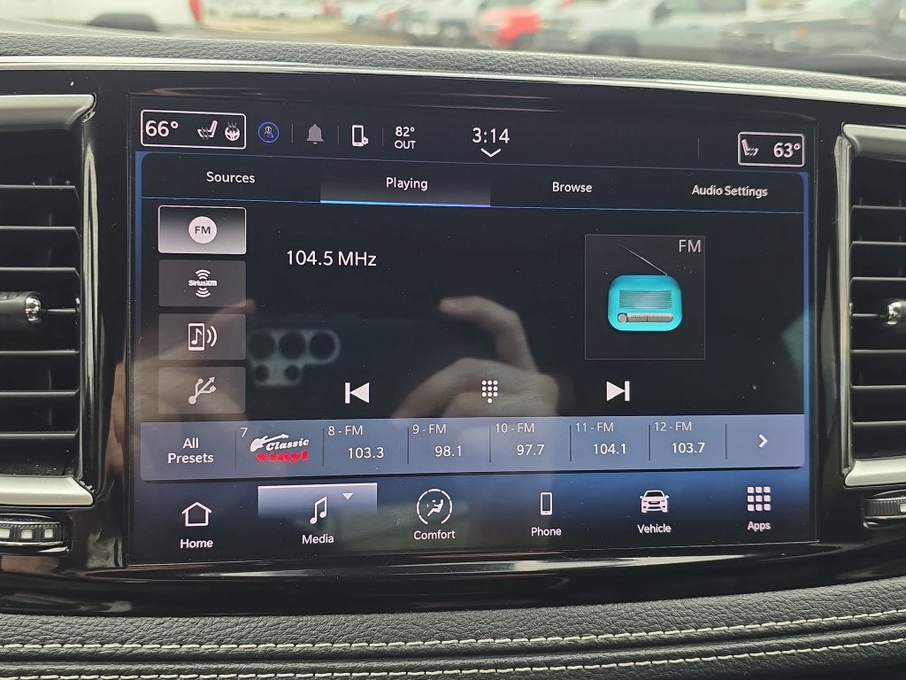 2023 Chrysler Pacifica Hybrid Touring L