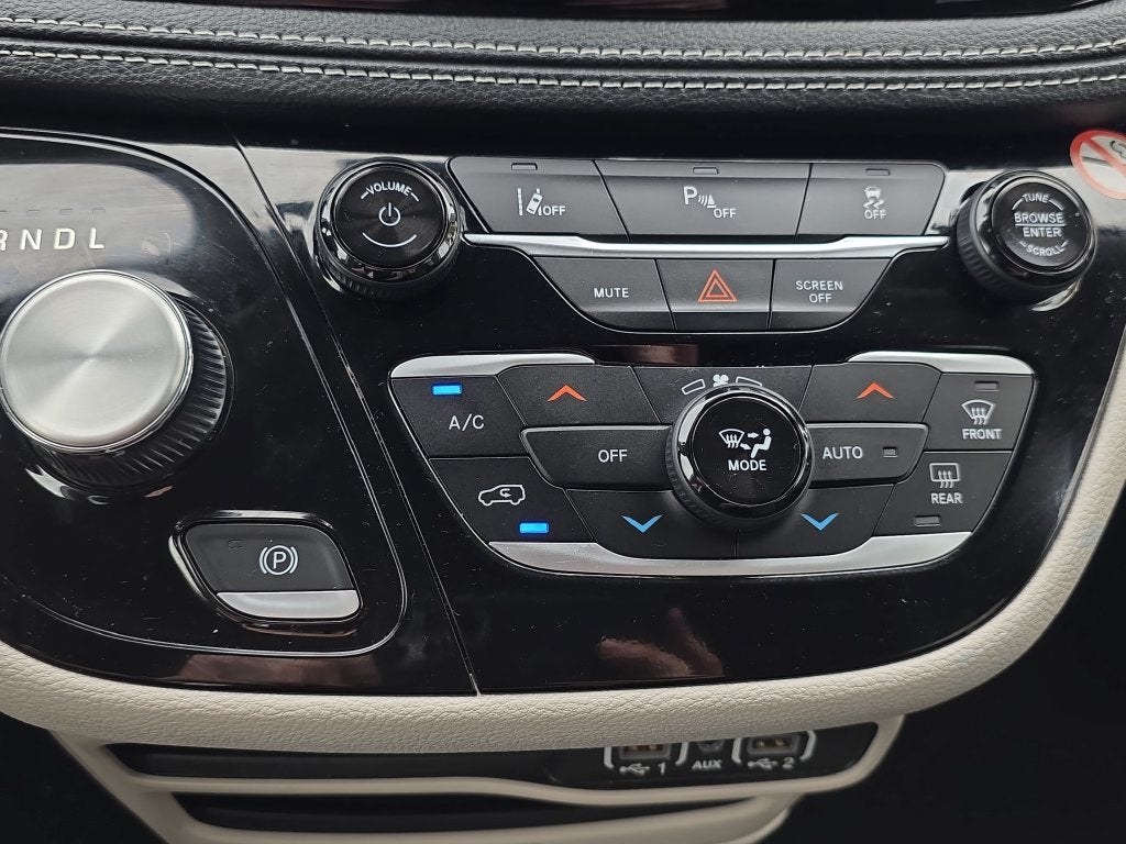 2023 Chrysler Pacifica Hybrid Touring L