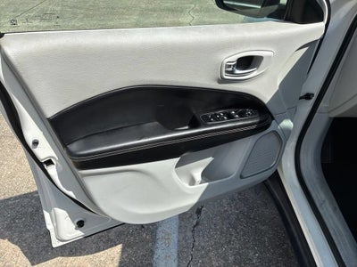 2019 Jeep Compass Latitude w/Sun/Wheel Pkg