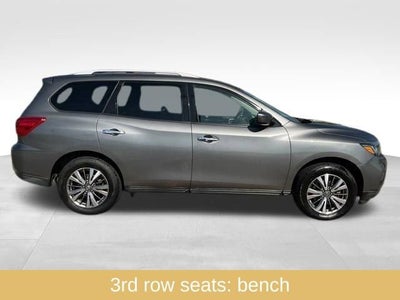 2020 Nissan Pathfinder SV