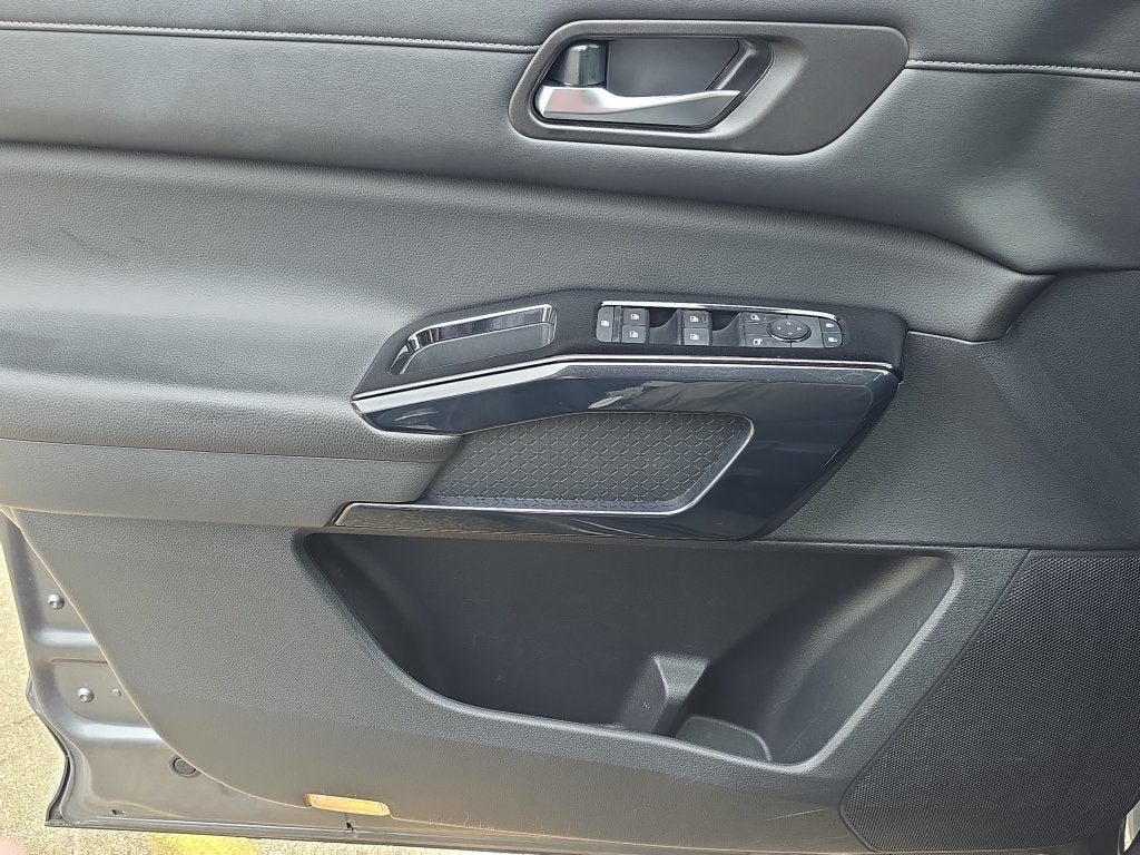 2022 Nissan Pathfinder S