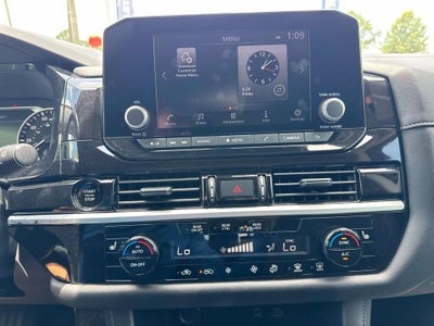 2025 Nissan Pathfinder SV