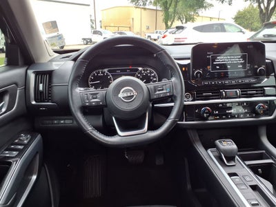 2022 Nissan Pathfinder SL