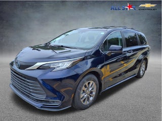 2022 Toyota Sienna LE
