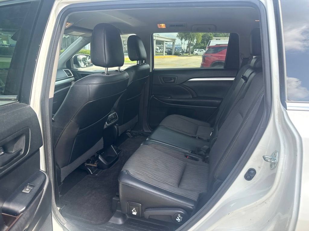 2017 Toyota Highlander LE