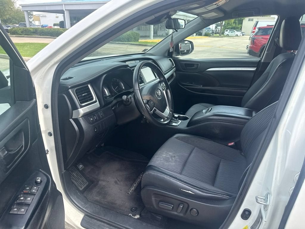2017 Toyota Highlander LE