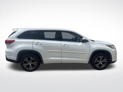 2017 Toyota Highlander LE