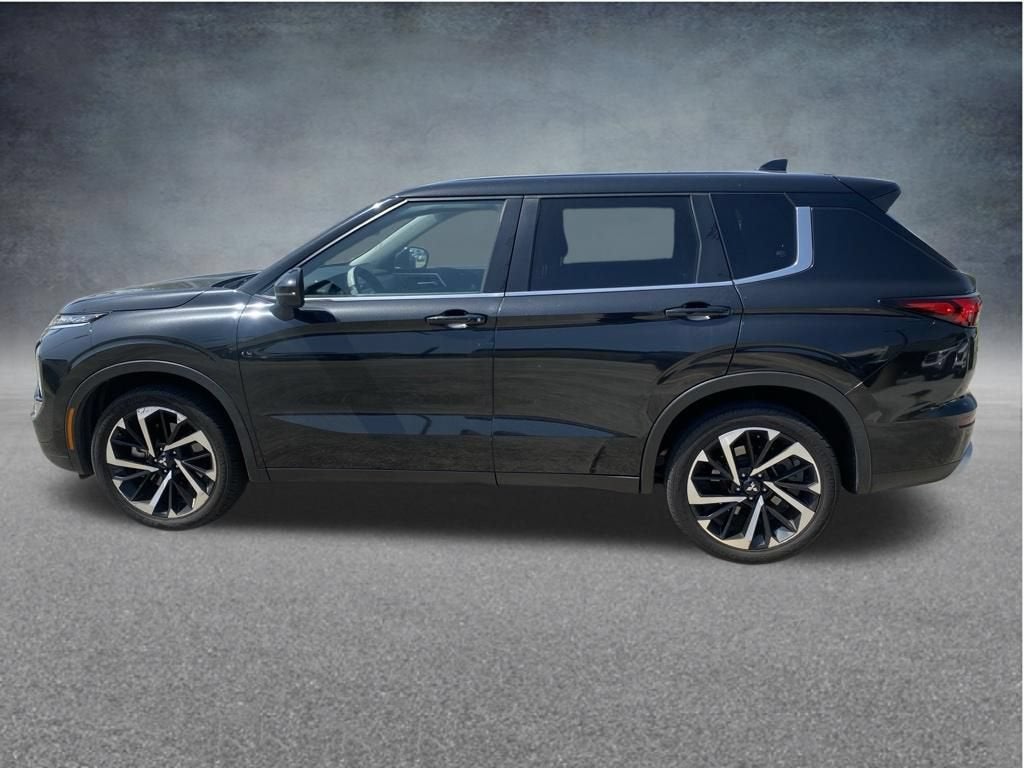 2023 Mitsubishi Outlander SE