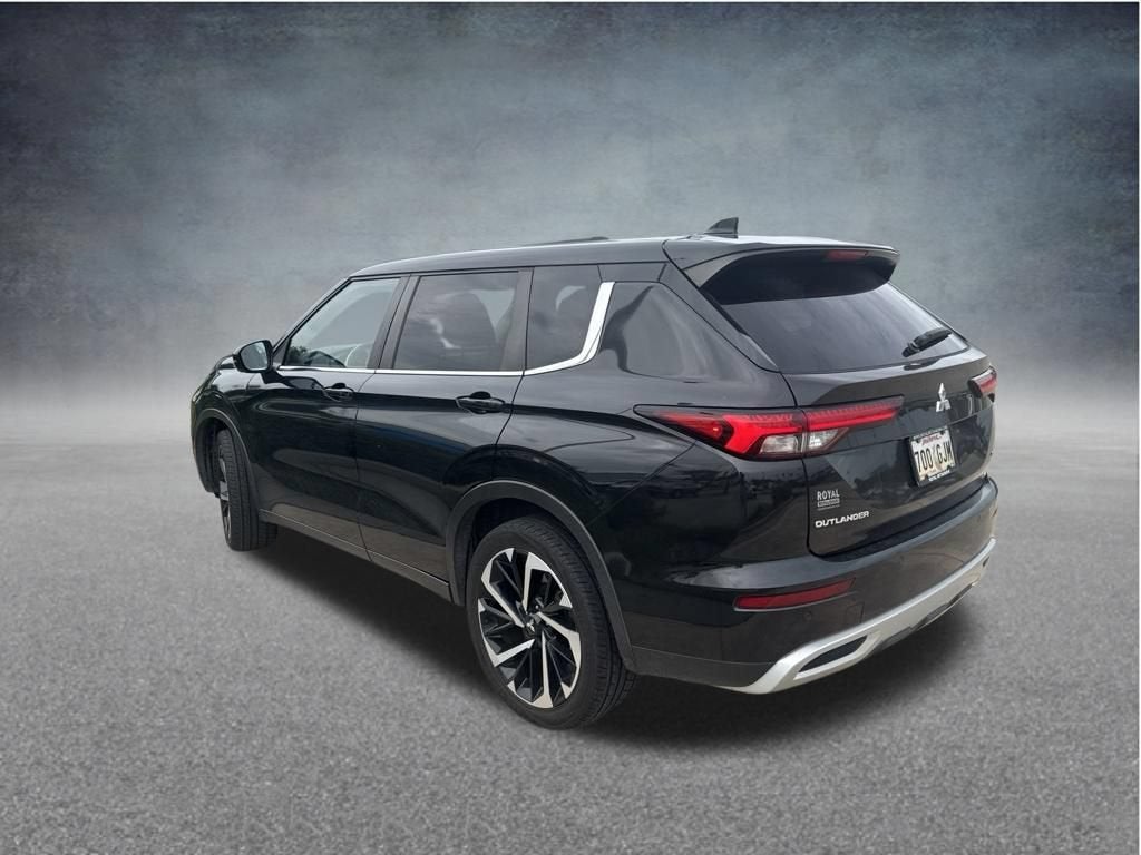 2023 Mitsubishi Outlander SE