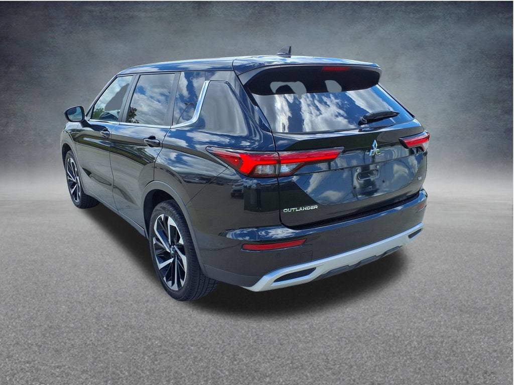 2023 Mitsubishi Outlander SE