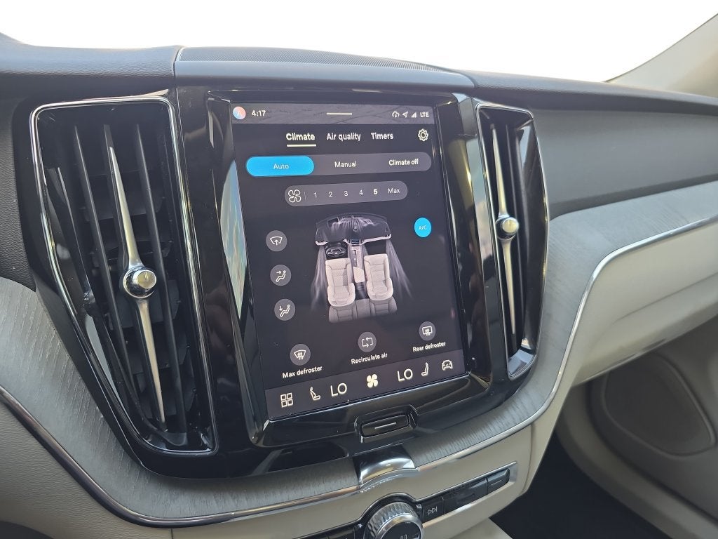 2025 Volvo XC60 Plus