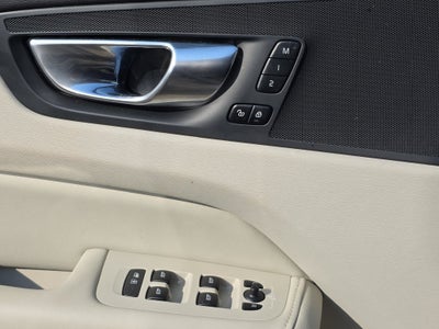 2025 Volvo XC60 Plus