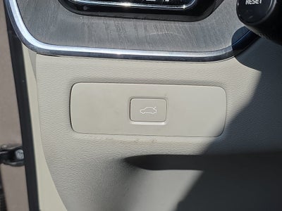 2025 Volvo XC60 Plus
