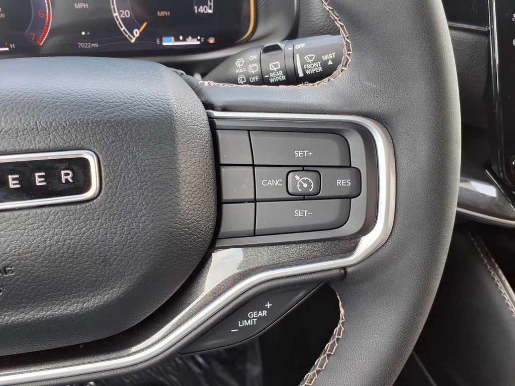 2024 Jeep Wagoneer Base