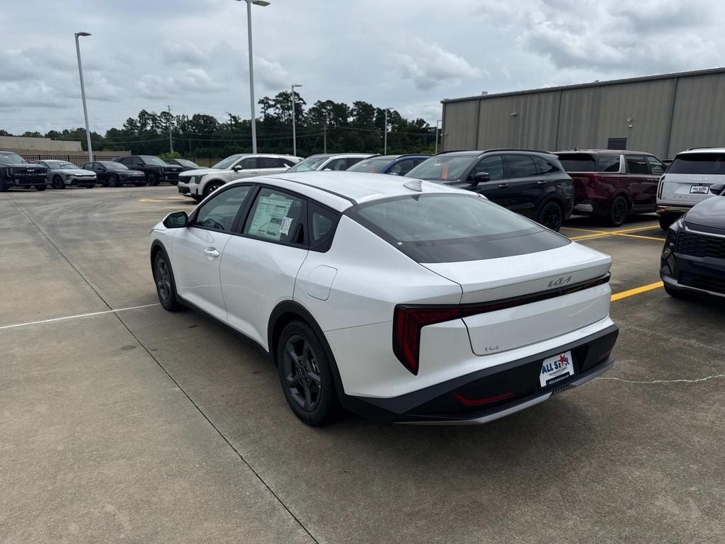 2026 Kia K4 LXS
