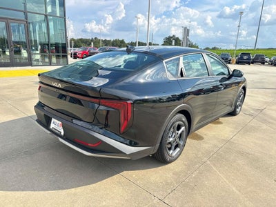 2026 Kia K4 LXS