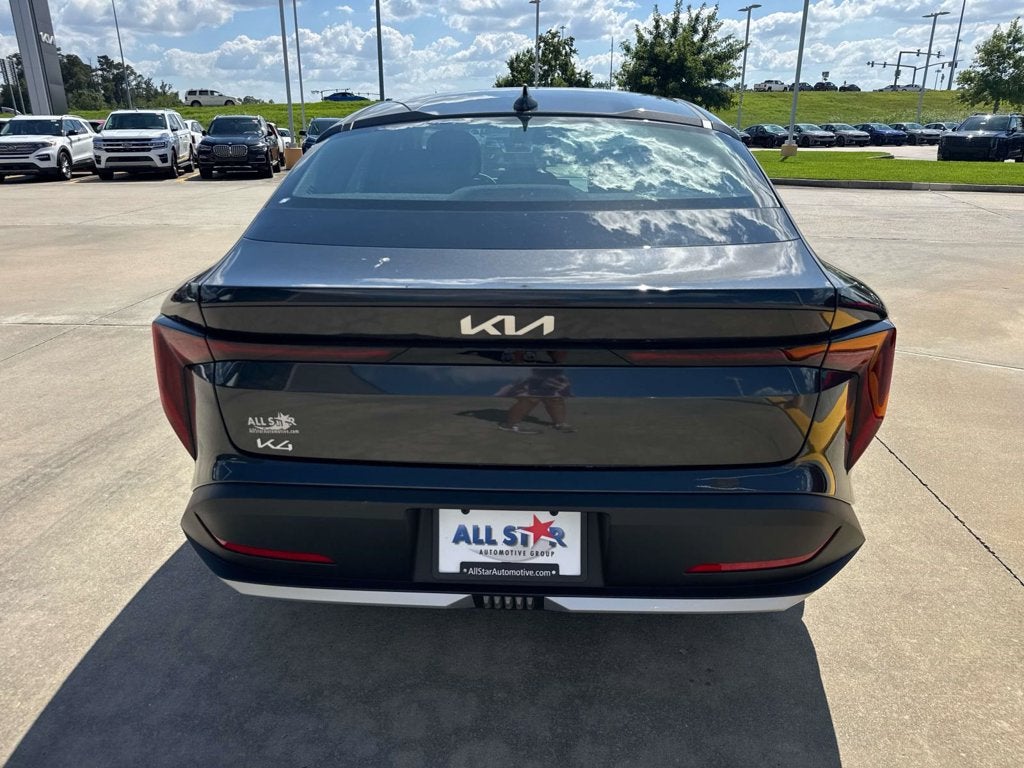2026 Kia K4 LXS