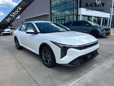 2026 Kia K4 LXS