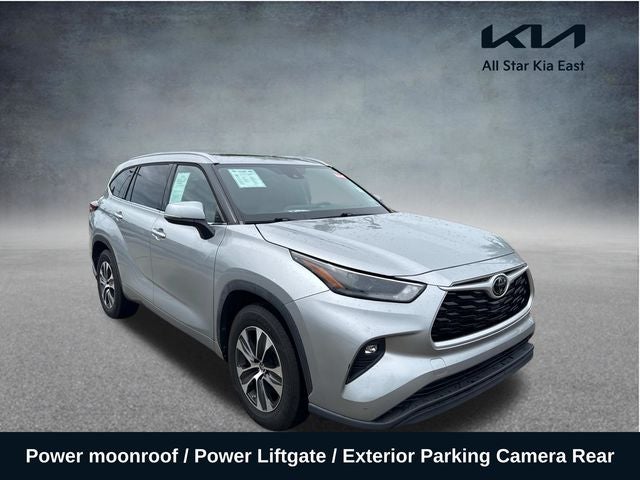 2022 Toyota Highlander XLE 4x2 V6's photo