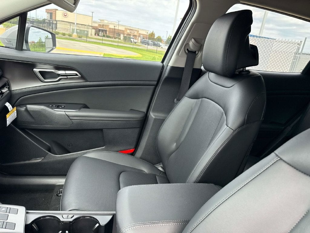2027 Kia Sportage EX