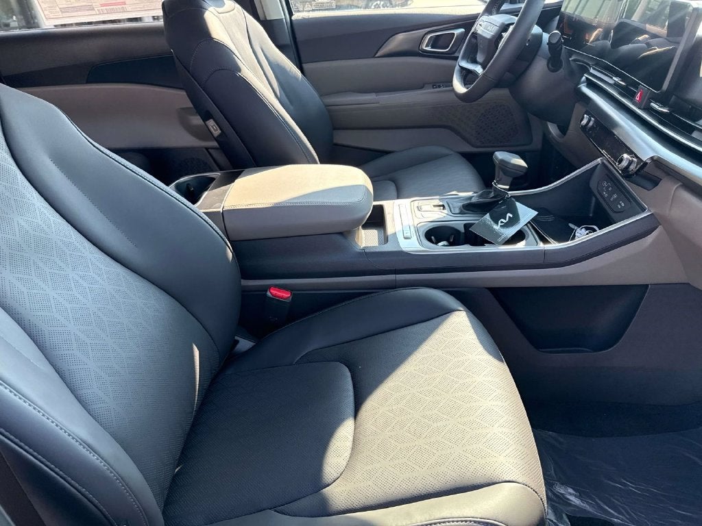 2027 Kia Carnival MPV LXS