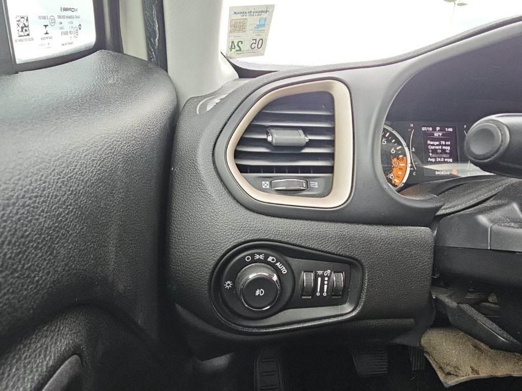 2016 Jeep Renegade Latitude 75th Anniversary Edition