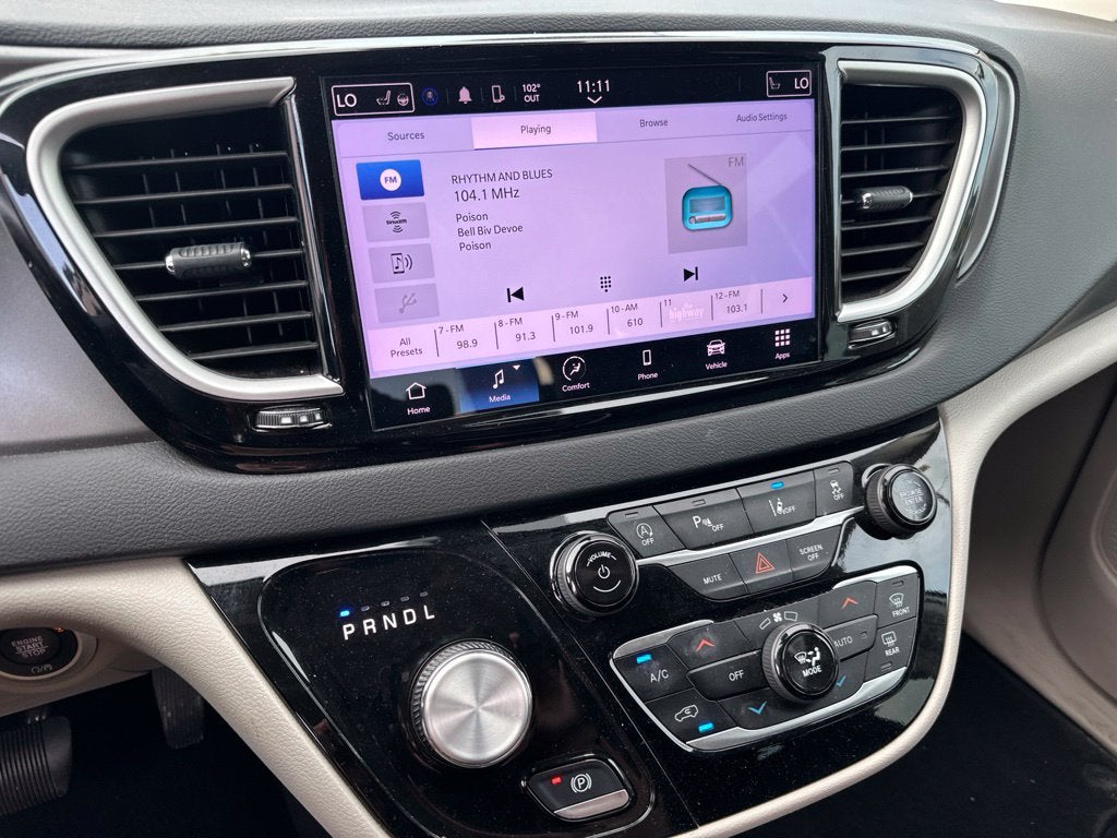 2024 Chrysler Pacifica Touring L