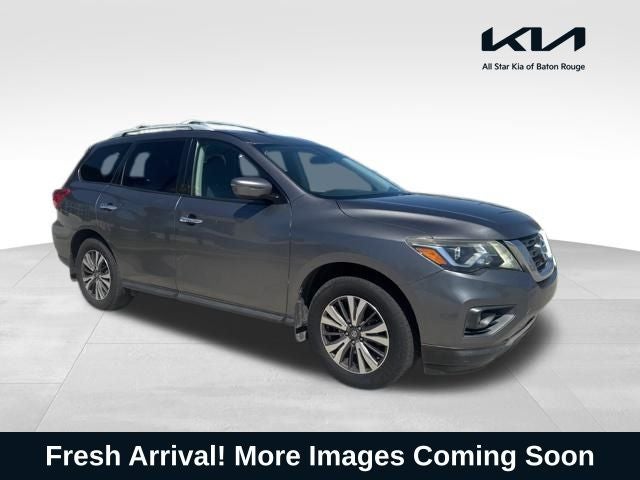 2017 Nissan Pathfinder SV