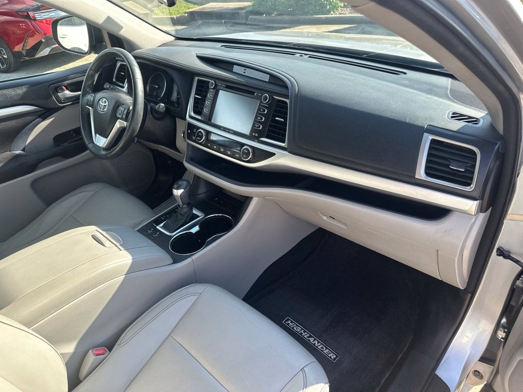 2016 Toyota Highlander XLE V6