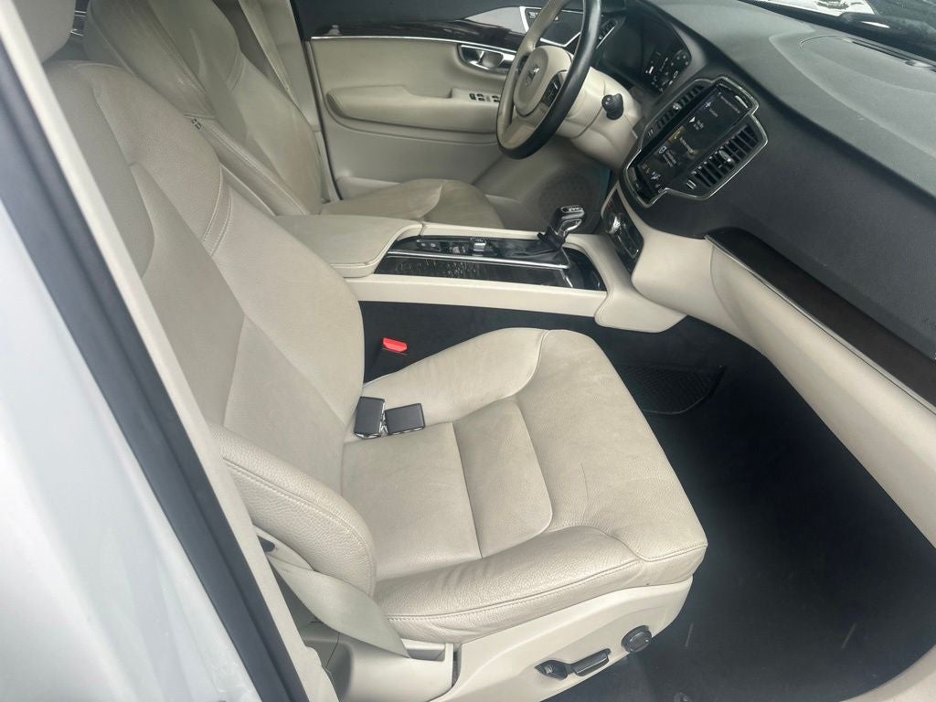 2019 Volvo XC90 T5 Momentum