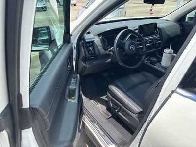 2023 Nissan Pathfinder SV