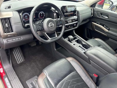2024 Nissan Pathfinder Platinum