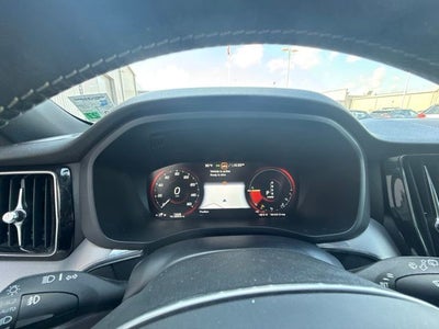 2019 Volvo XC60 Hybrid T8 R-Design