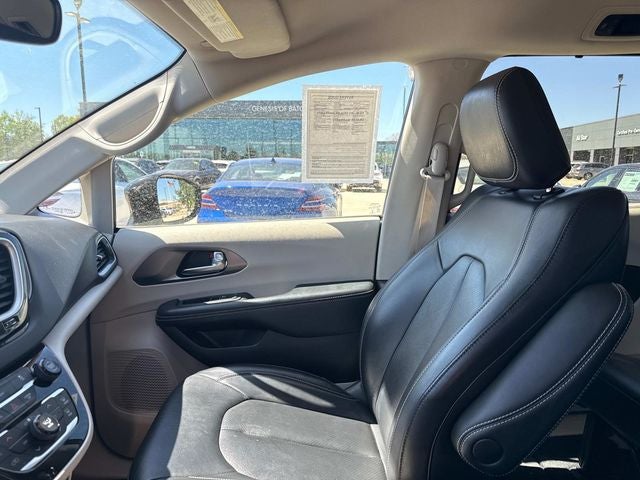 2022 Chrysler Pacifica Touring L