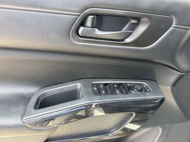 2023 Nissan Pathfinder S