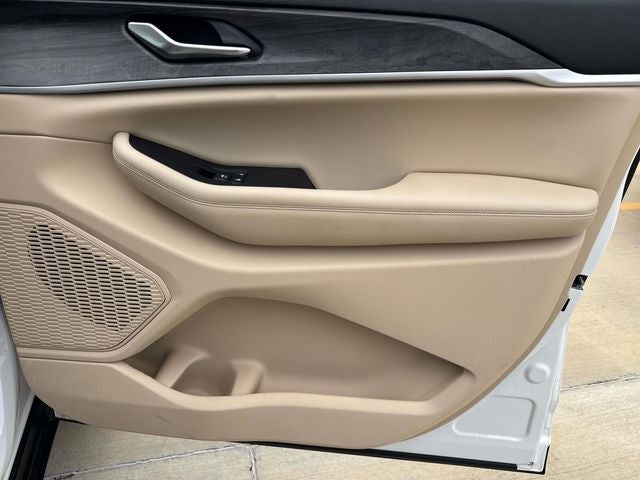 2023 Jeep Grand Cherokee Limited 4x2