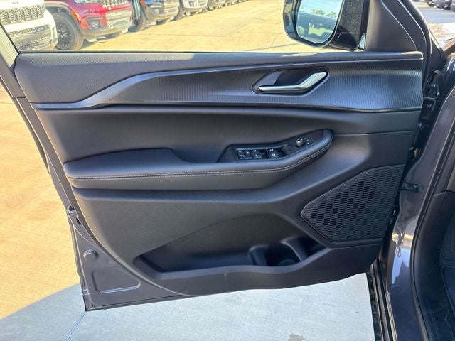 2025 Jeep Grand Cherokee L Altitude X 4x2