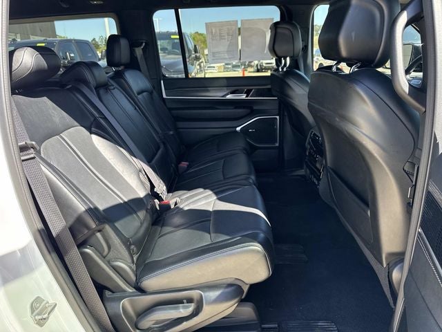 2024 Jeep Wagoneer L Series II 4x2