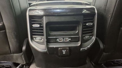 2020 RAM 1500 Laramie Crew Cab 4x4 5'7' Box