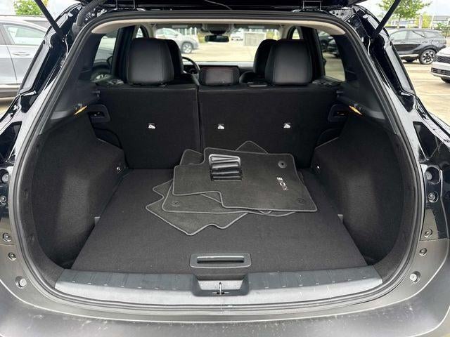 2025 Nissan Kicks SR FWD